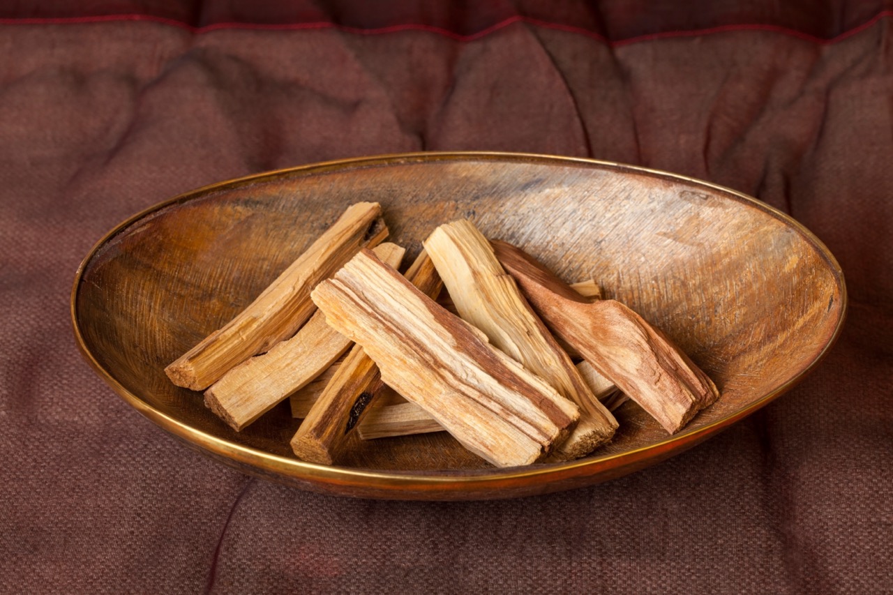 Palo Santo: święta drewniana kadzielnica z Peru